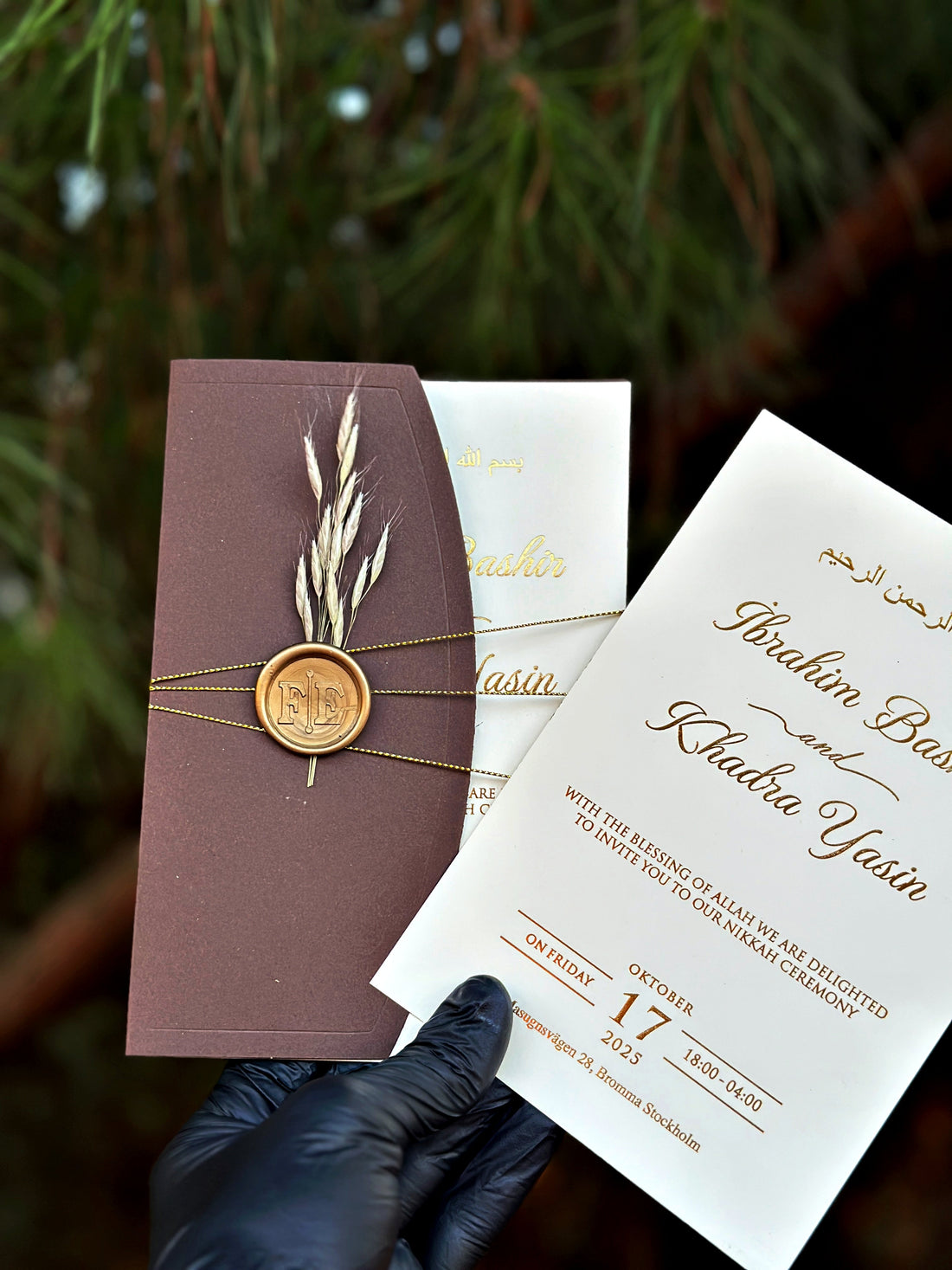 Digital vs. Printed Wedding Invitations: Pros, Costs & Etiquette