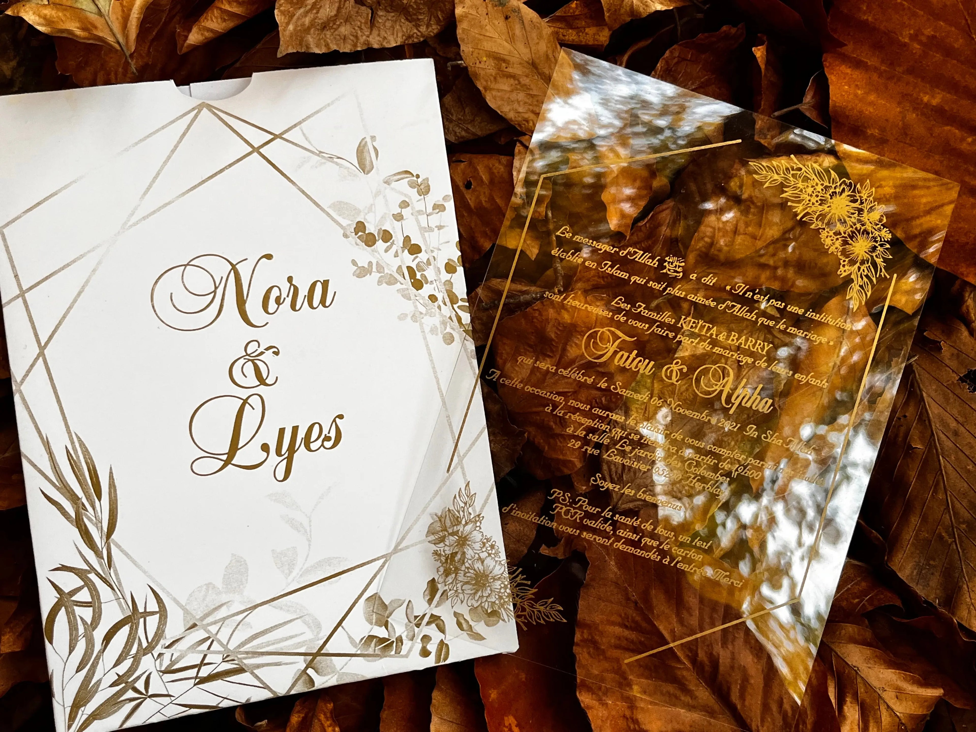 Clear Acrylic Wedding Invitation with White Botanical Envelope LunaInvites