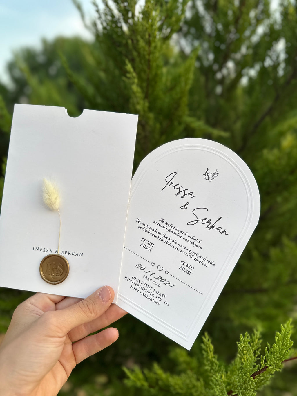 Classic Wedding Invitation with Black Print, White Envelope with Gold Print, Gold Wax Seal & Dried Flower - LunaInvites