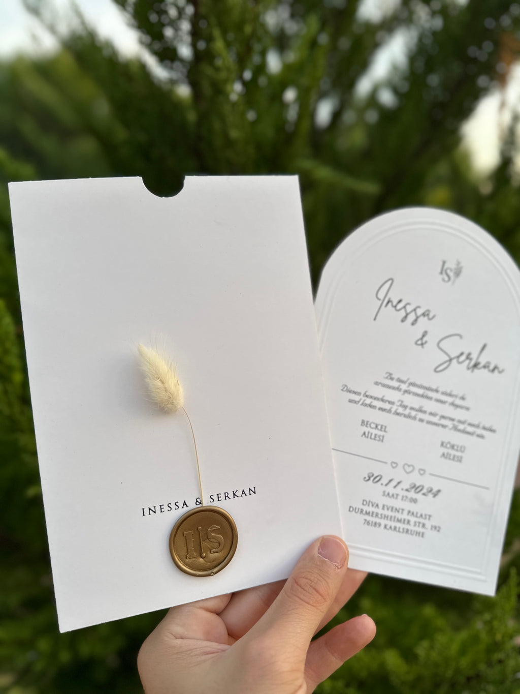 Classic Wedding Invitation with Black Print, White Envelope with Gold Print, Gold Wax Seal & Dried Flower - LunaInvites