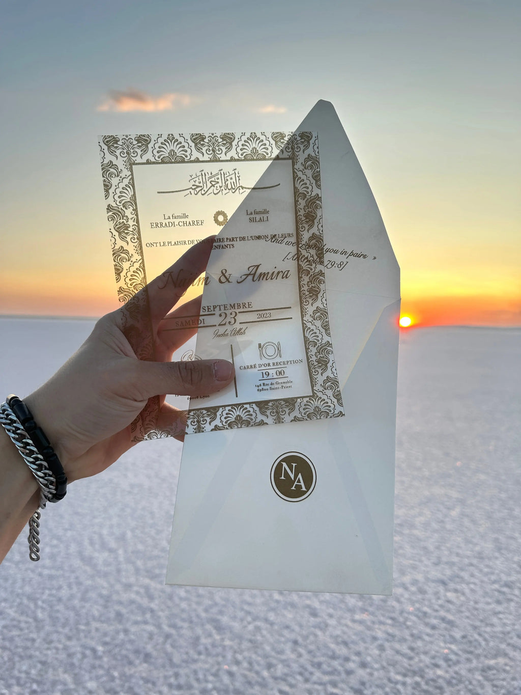 Clear Acrylic Wedding Invitation with Gold Foil & White Envelope (Kopya) LunaInvites