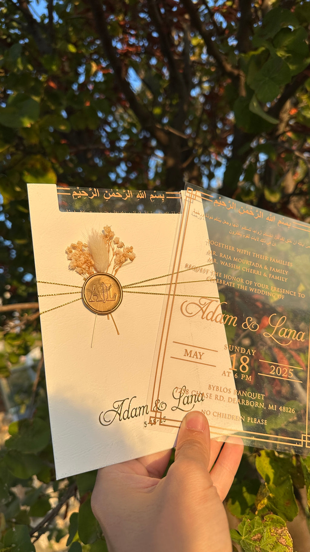 Luxury Clear Acrylic Wedding Invitation with Gold Foil, White Envelope, Wax Seal & Dried Flowers - LunaInvites