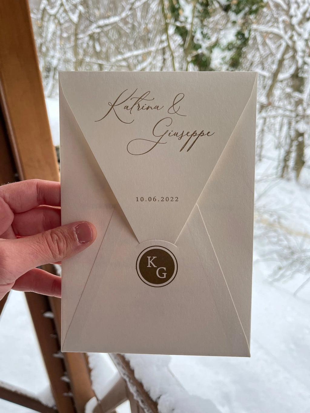 Elegant Wedding Invitation with Ivory Envelope – Classic Minimal Design LunaInvites