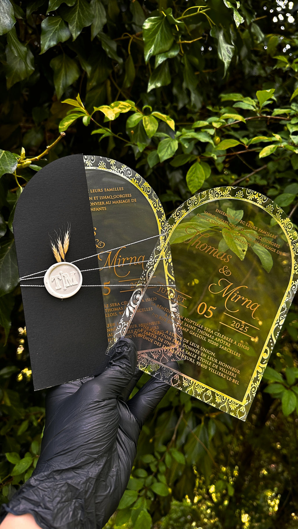 Arched Acrylic Wedding Invitation with Gold Frame and Black Envelope - LunaInvites