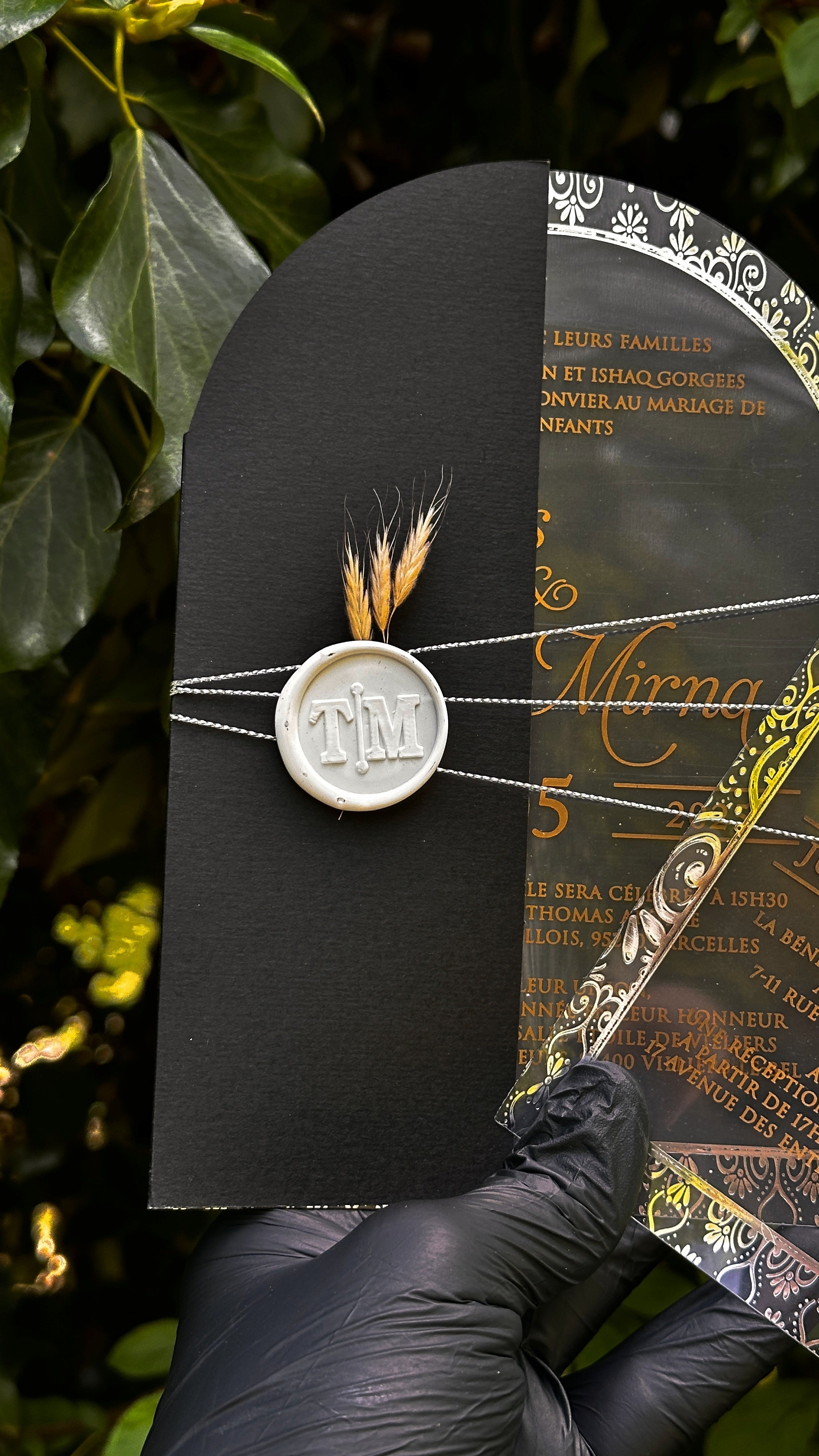 Arched Acrylic Wedding Invitation with Gold Frame and Black Envelope - LunaInvites