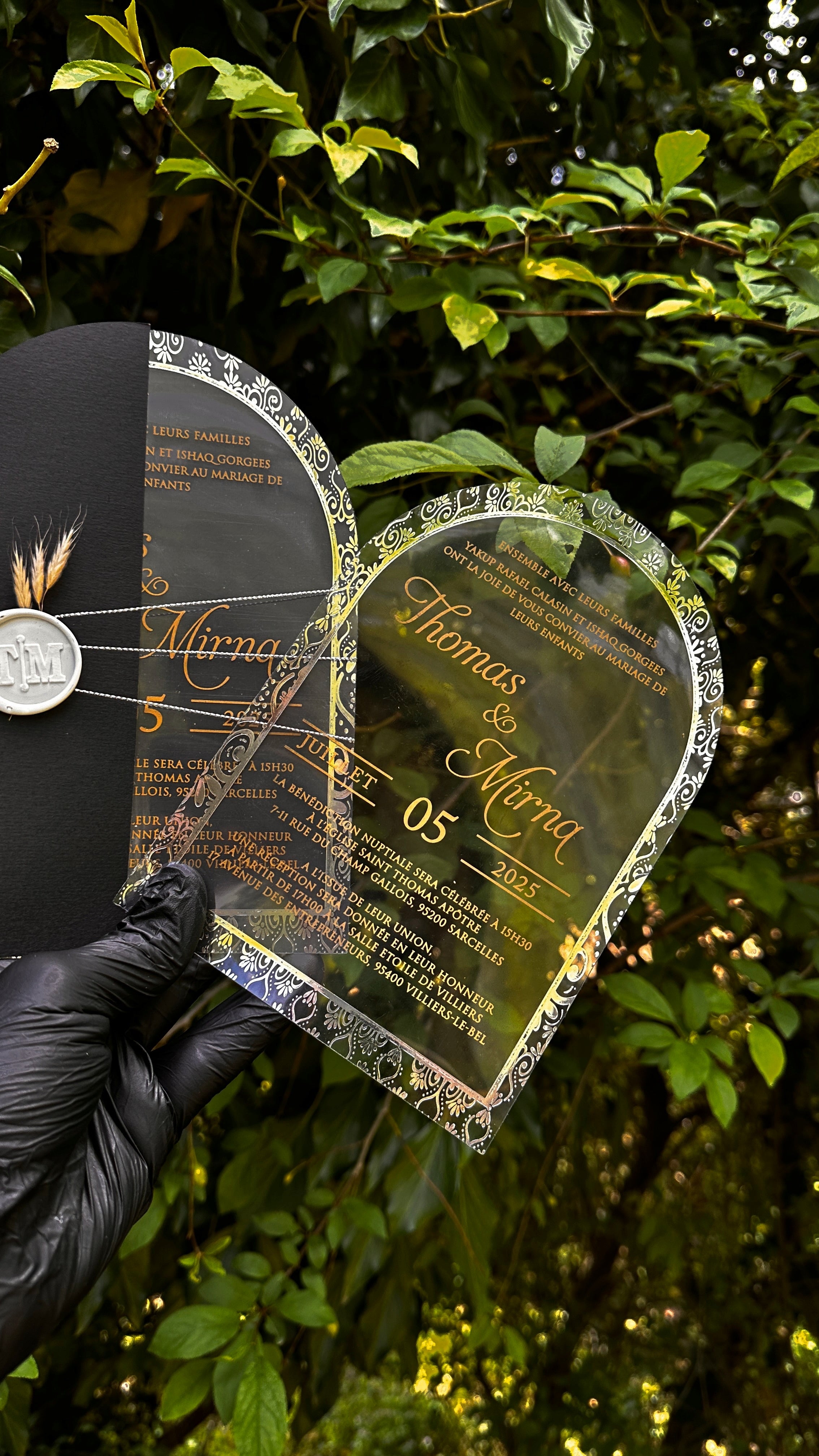 Arched Acrylic Wedding Invitation with Gold Frame and Black Envelope - LunaInvites