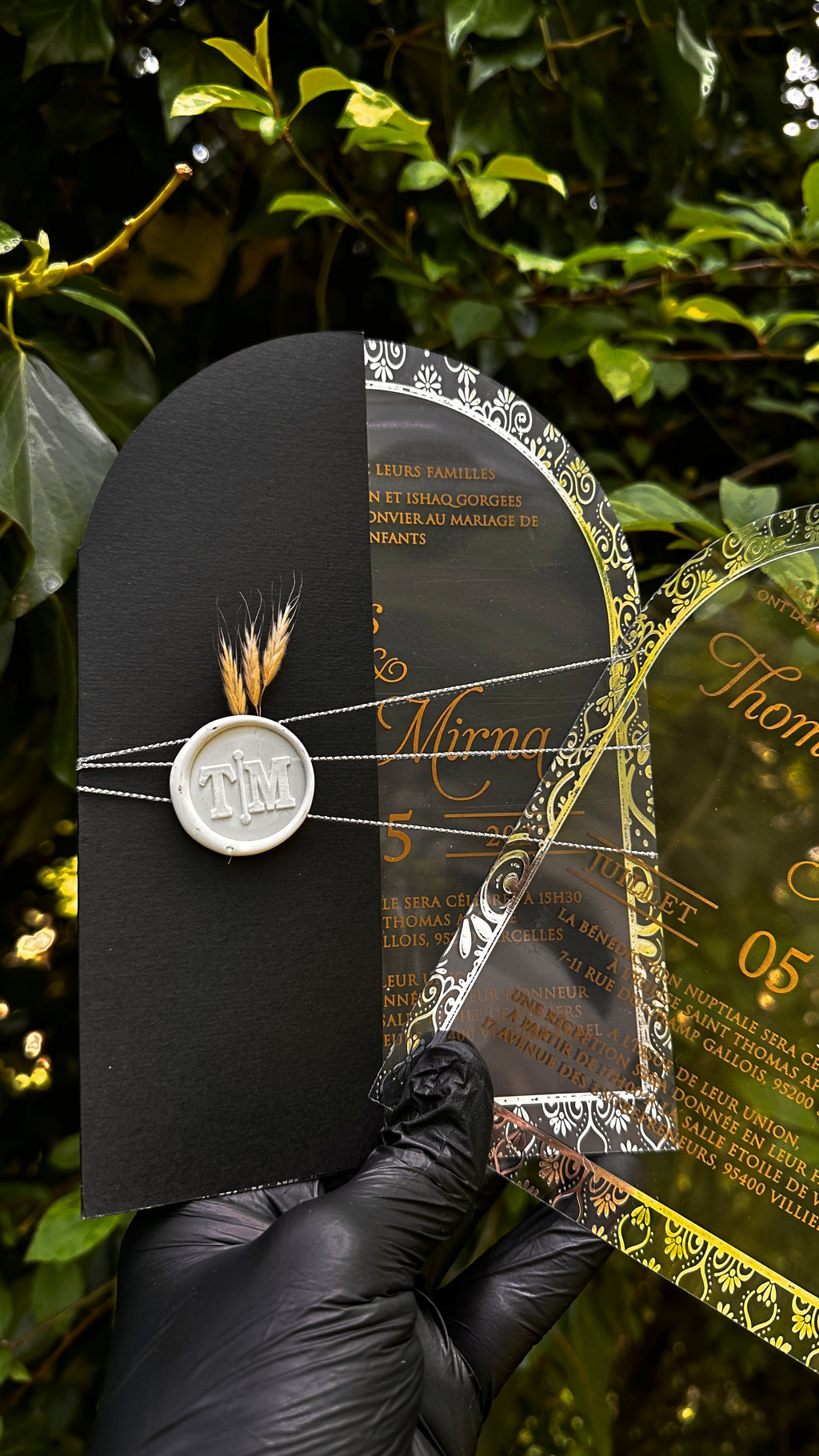 Arched Acrylic Wedding Invitation with Gold Frame and Black Envelope - LunaInvites