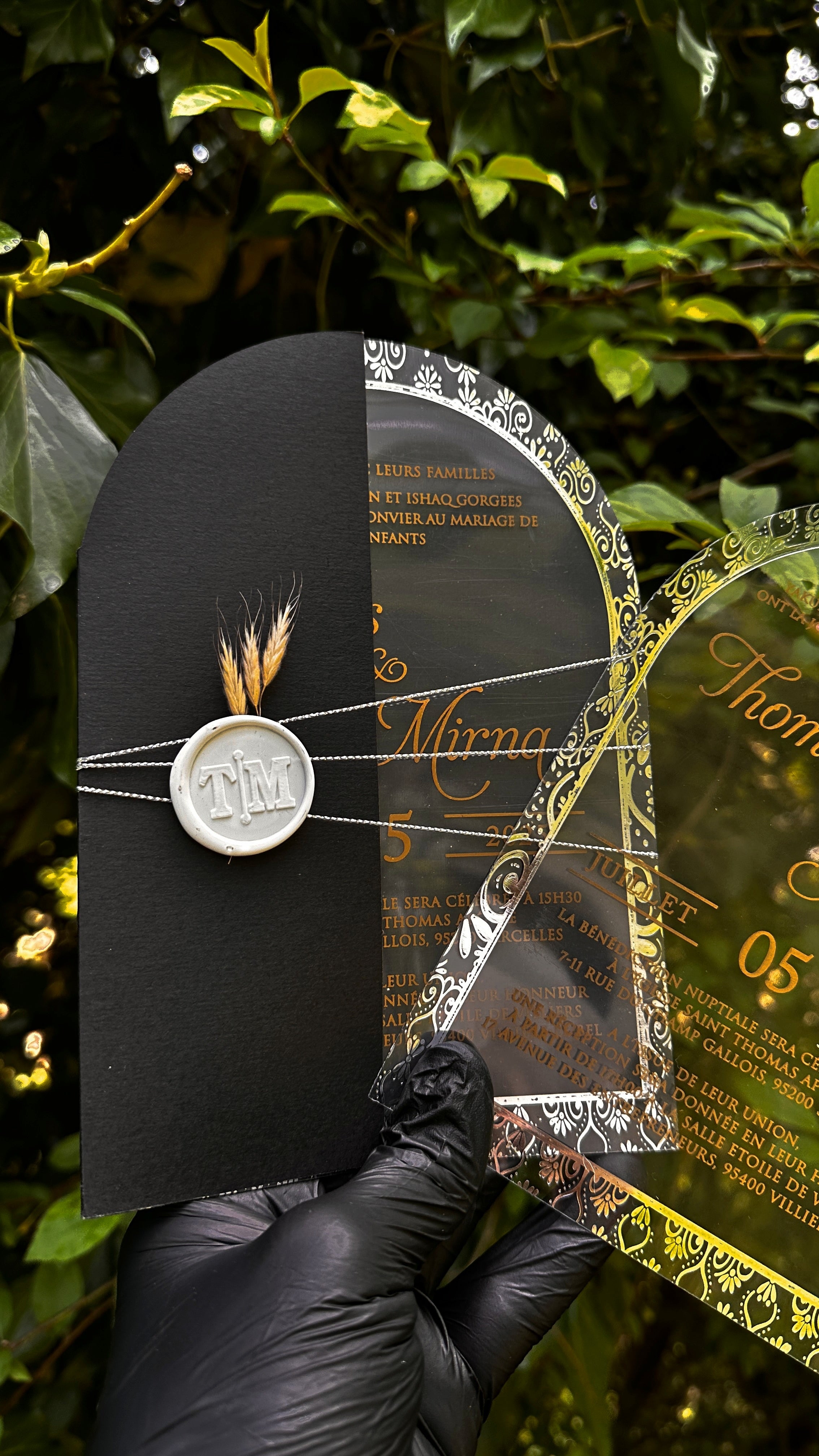 Arched Acrylic Wedding Invitation with Gold Frame and Black Envelope - LunaInvites