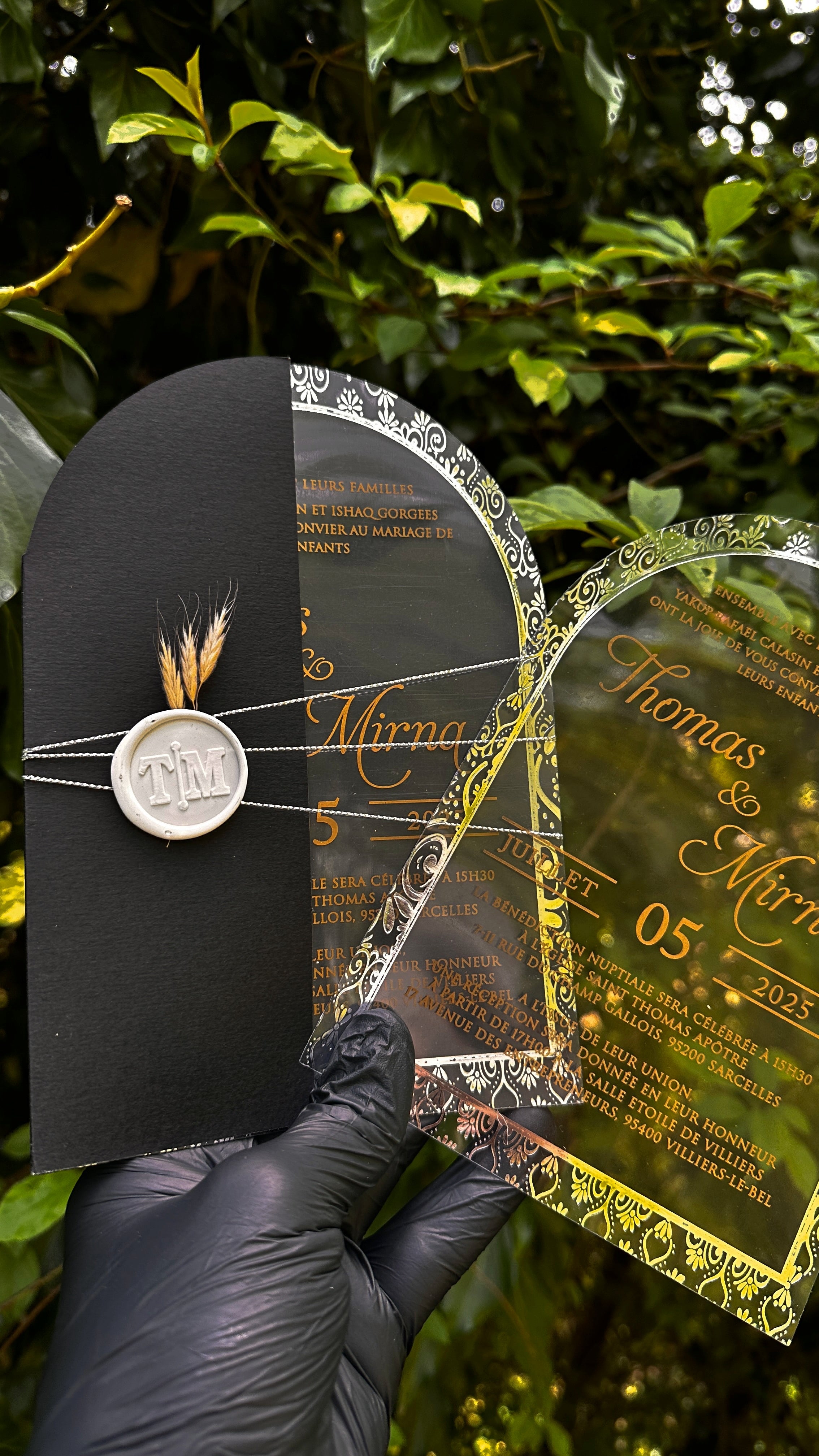 Arched Acrylic Wedding Invitation with Gold Frame and Black Envelope - LunaInvites