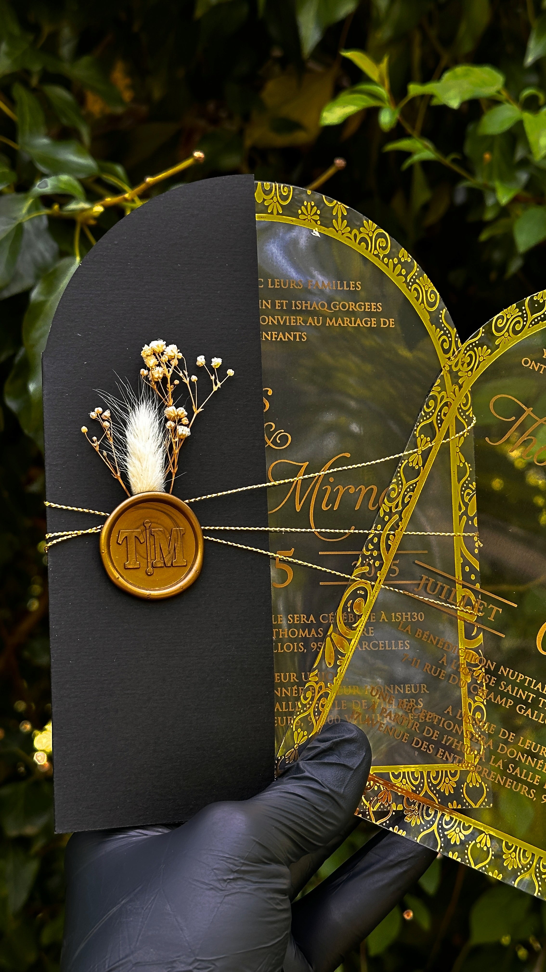 Arched Acrylic Wedding Invitation with Gold Ornate Frame and Black Envelope - LunaInvites