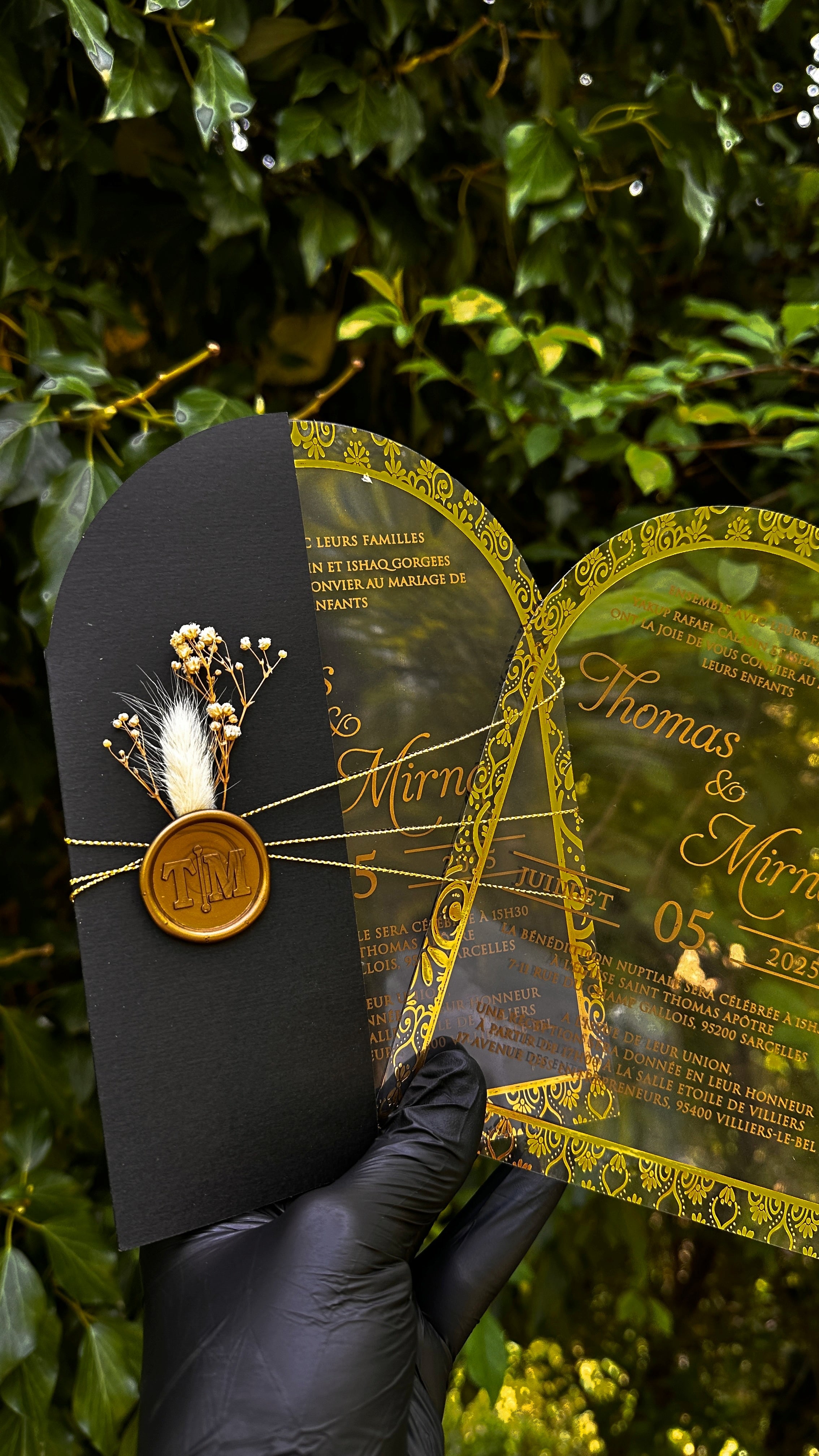 Arched Acrylic Wedding Invitation with Gold Ornate Frame and Black Envelope - LunaInvites