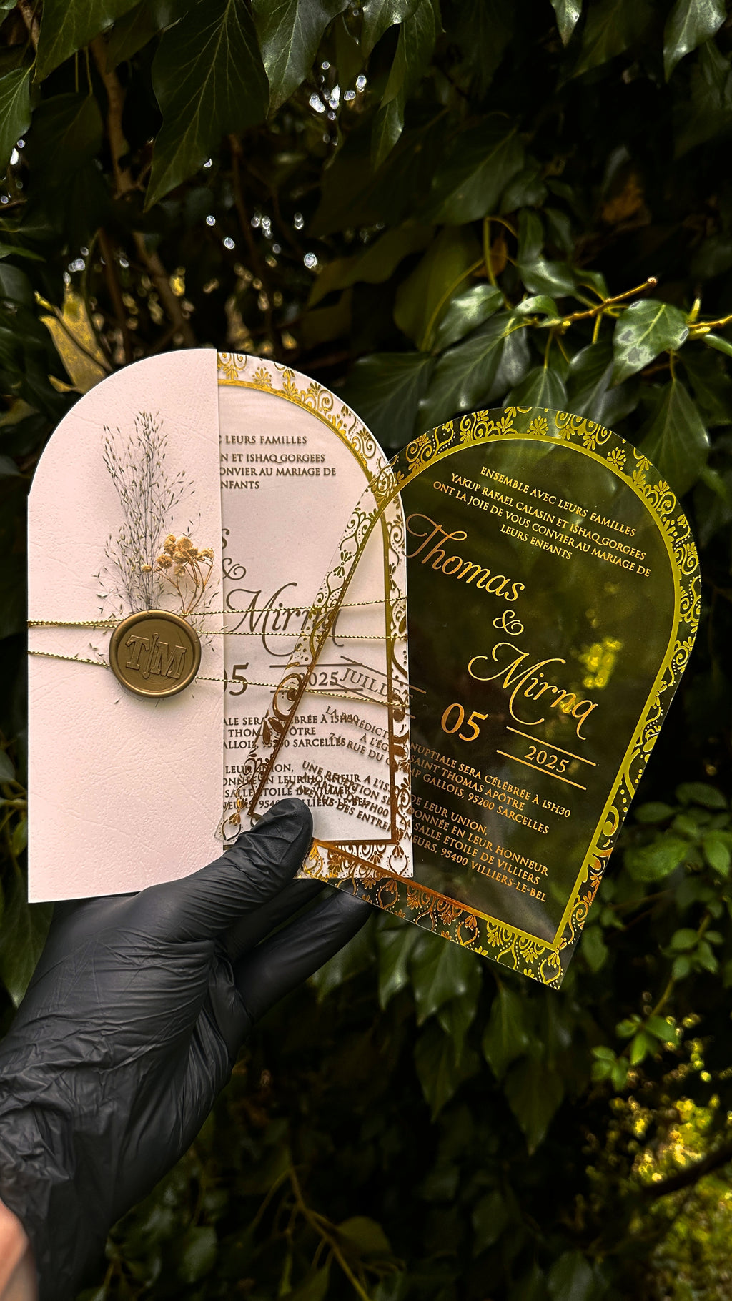 Arch Acrylic Wedding Invitation with White Envelope, Gold Wax Seal & Dried Flowers - LunaInvites
