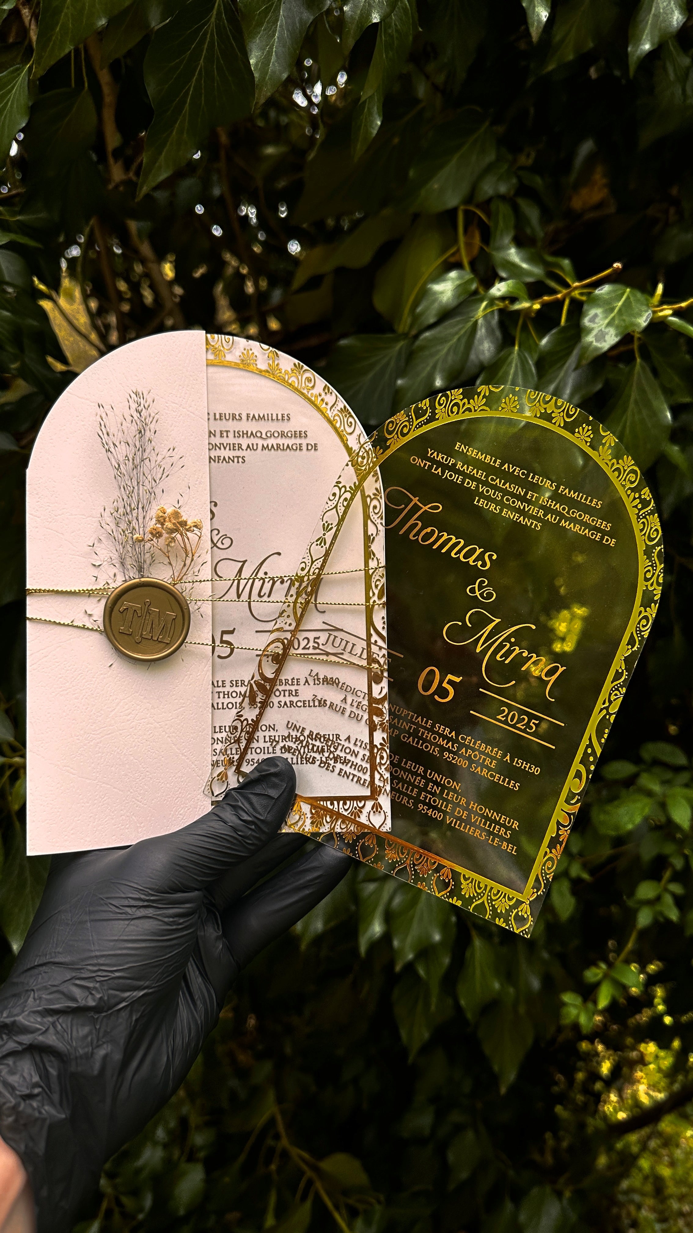 Arch Acrylic Wedding Invitation with White Envelope, Gold Wax Seal & Dried Flowers - LunaInvites