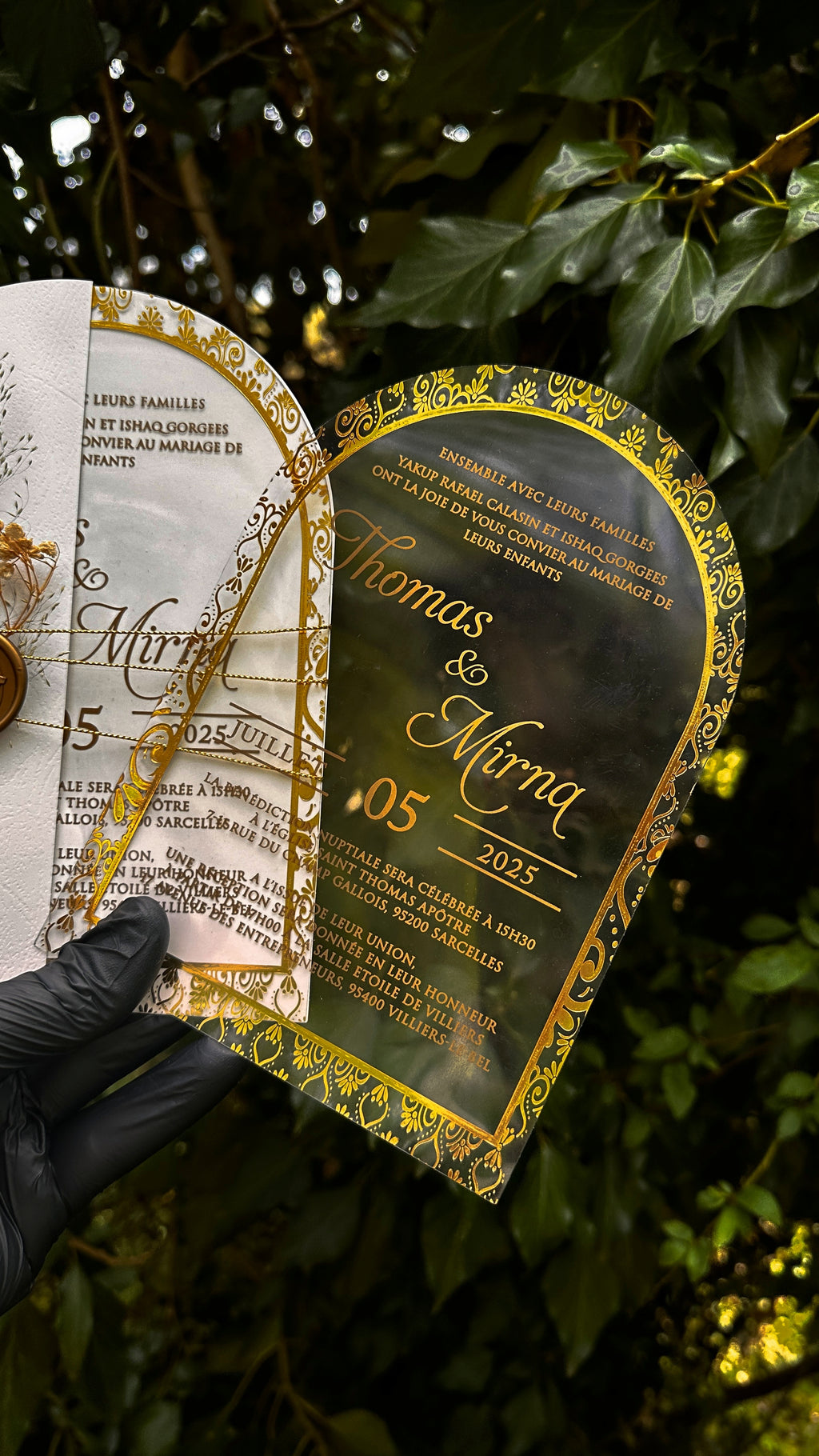 Arch Acrylic Wedding Invitation with White Envelope, Gold Wax Seal & Dried Flowers - LunaInvites