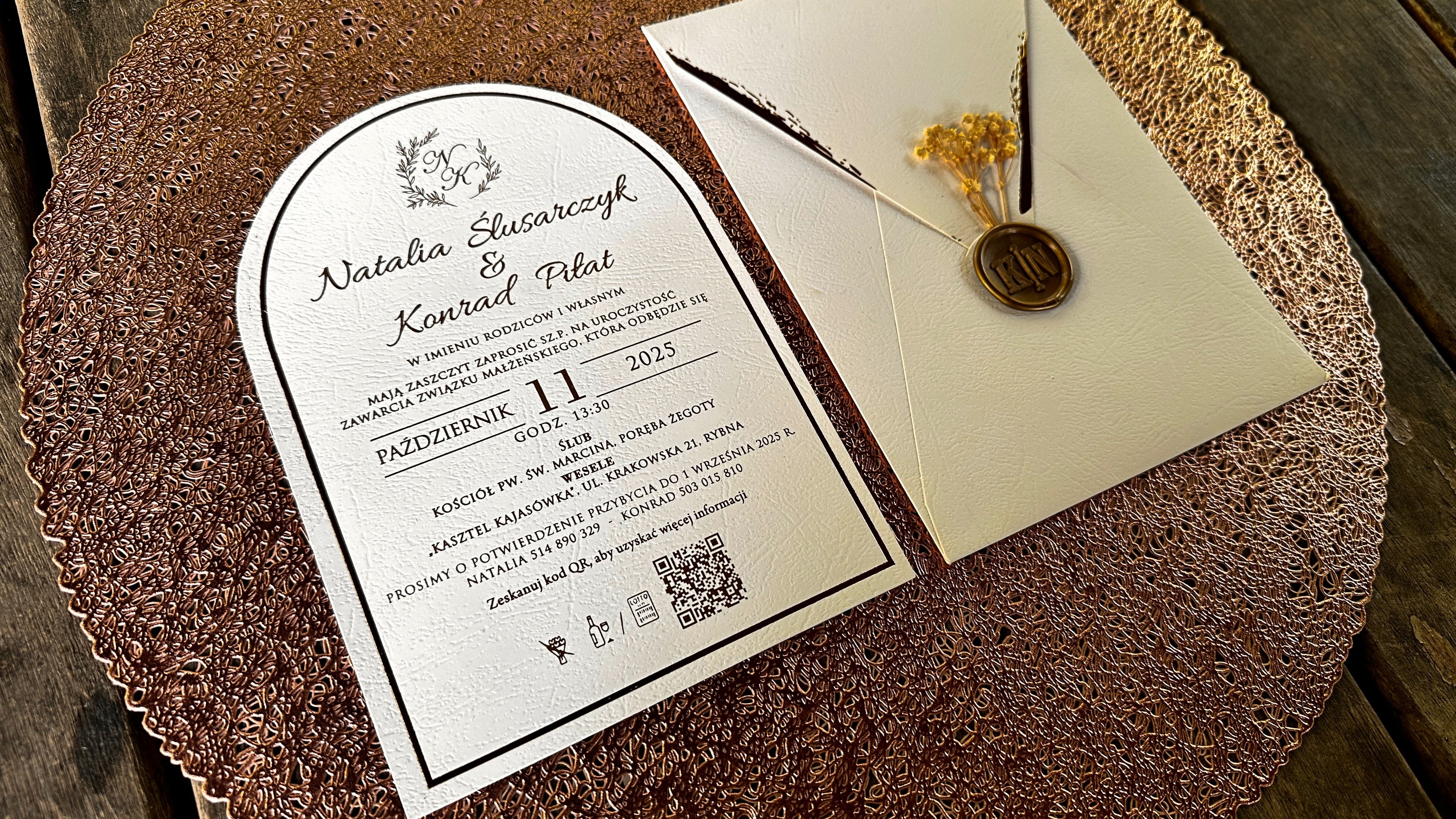 Arch Wedding Invitations with White Envelope, Gold Wax Seal & Dried Flower - LunaInvites