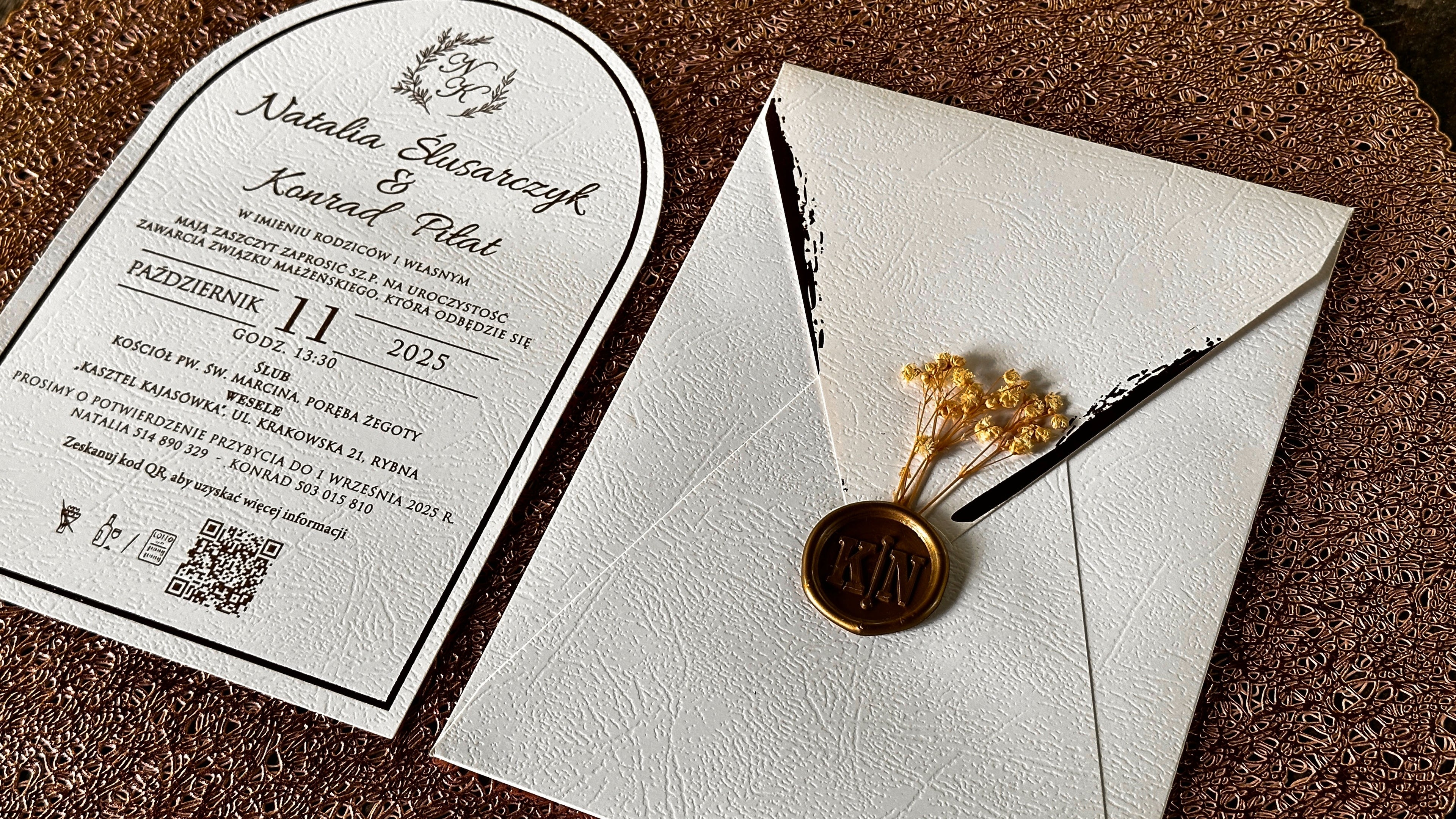 Arch Wedding Invitations with White Envelope, Gold Wax Seal & Dried Flower - LunaInvites