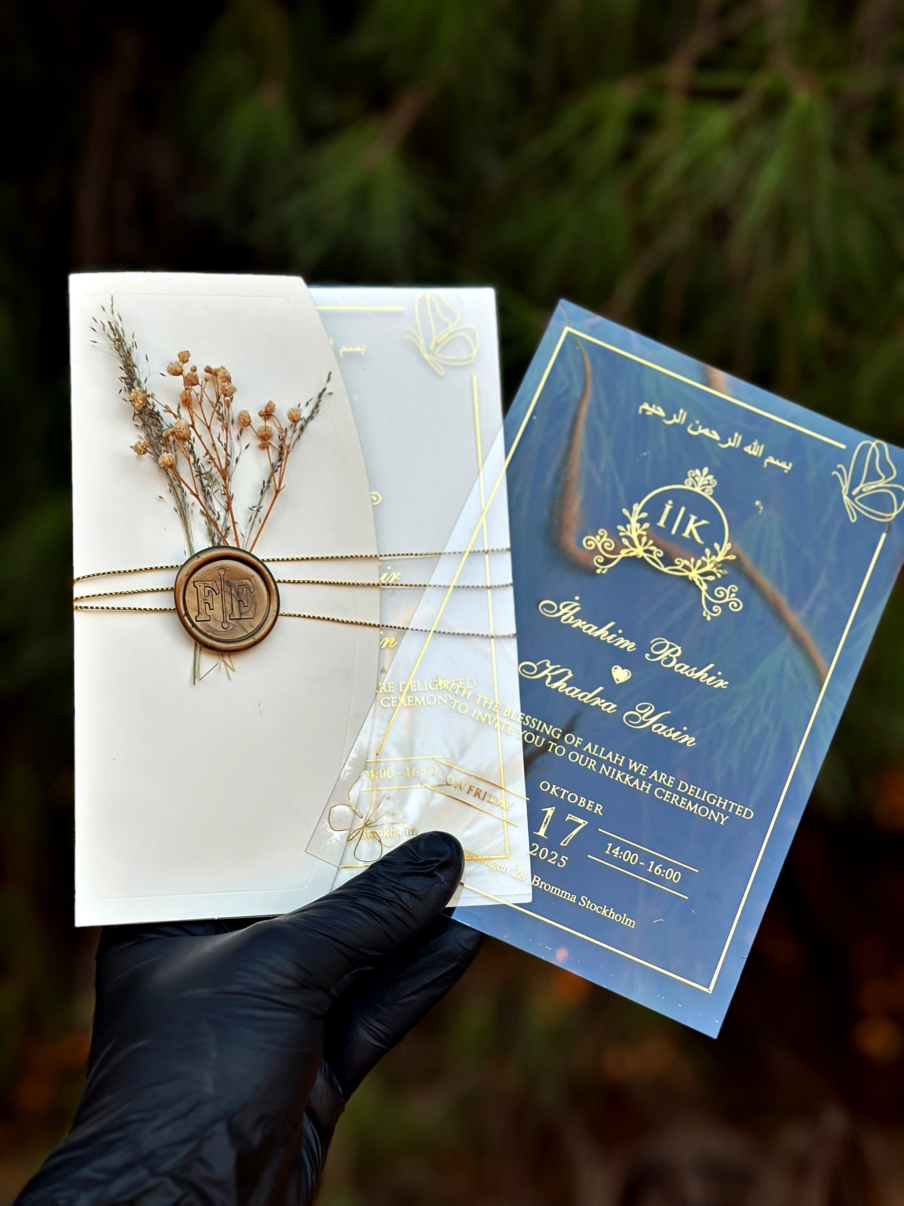 Clear Acrylic Wedding Invitation with Gold Print, Wax Seal & Dried Flowers - LunaInvites