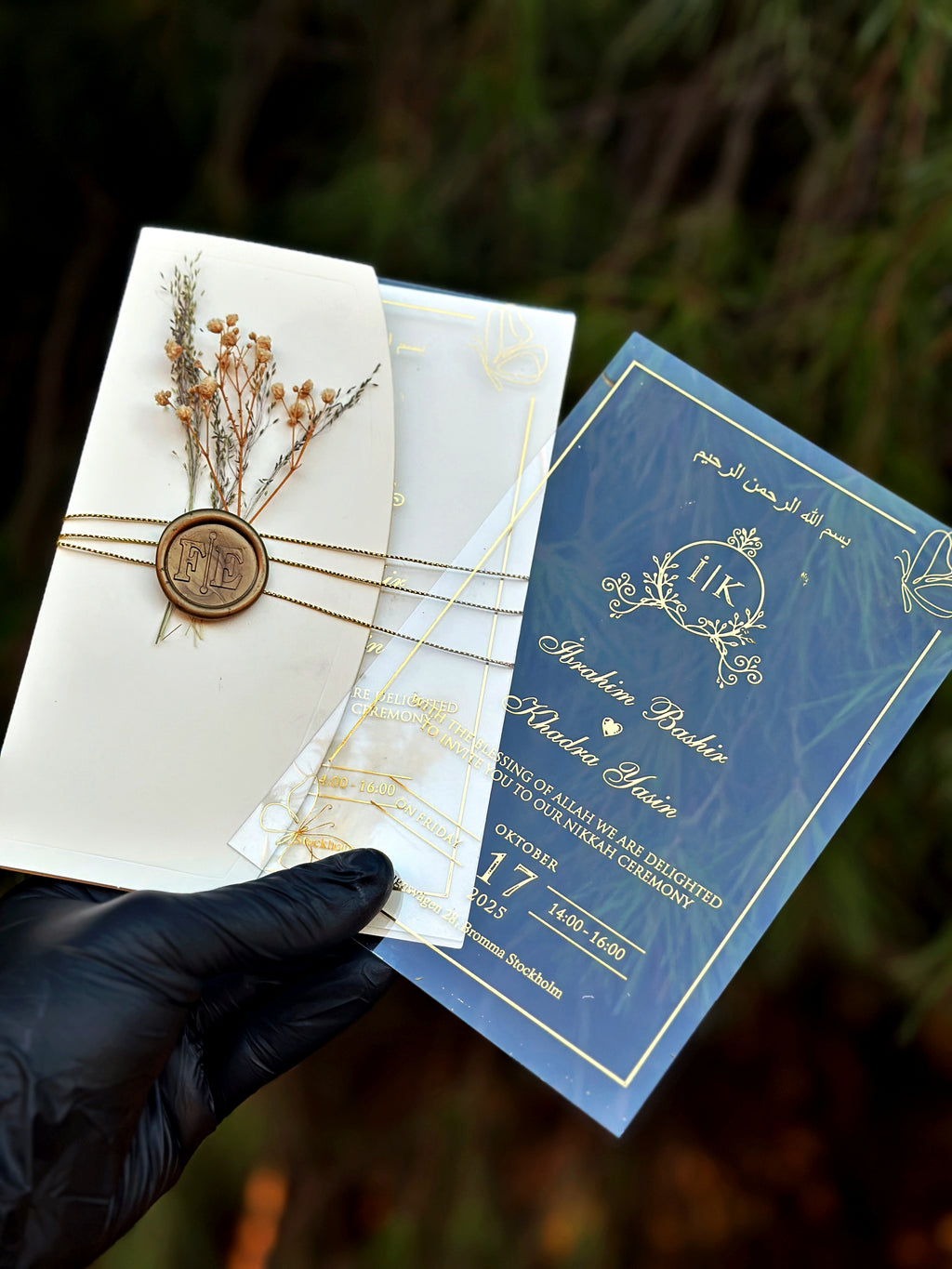 Clear Acrylic Wedding Invitation with Gold Print, Wax Seal & Dried Flowers - LunaInvites