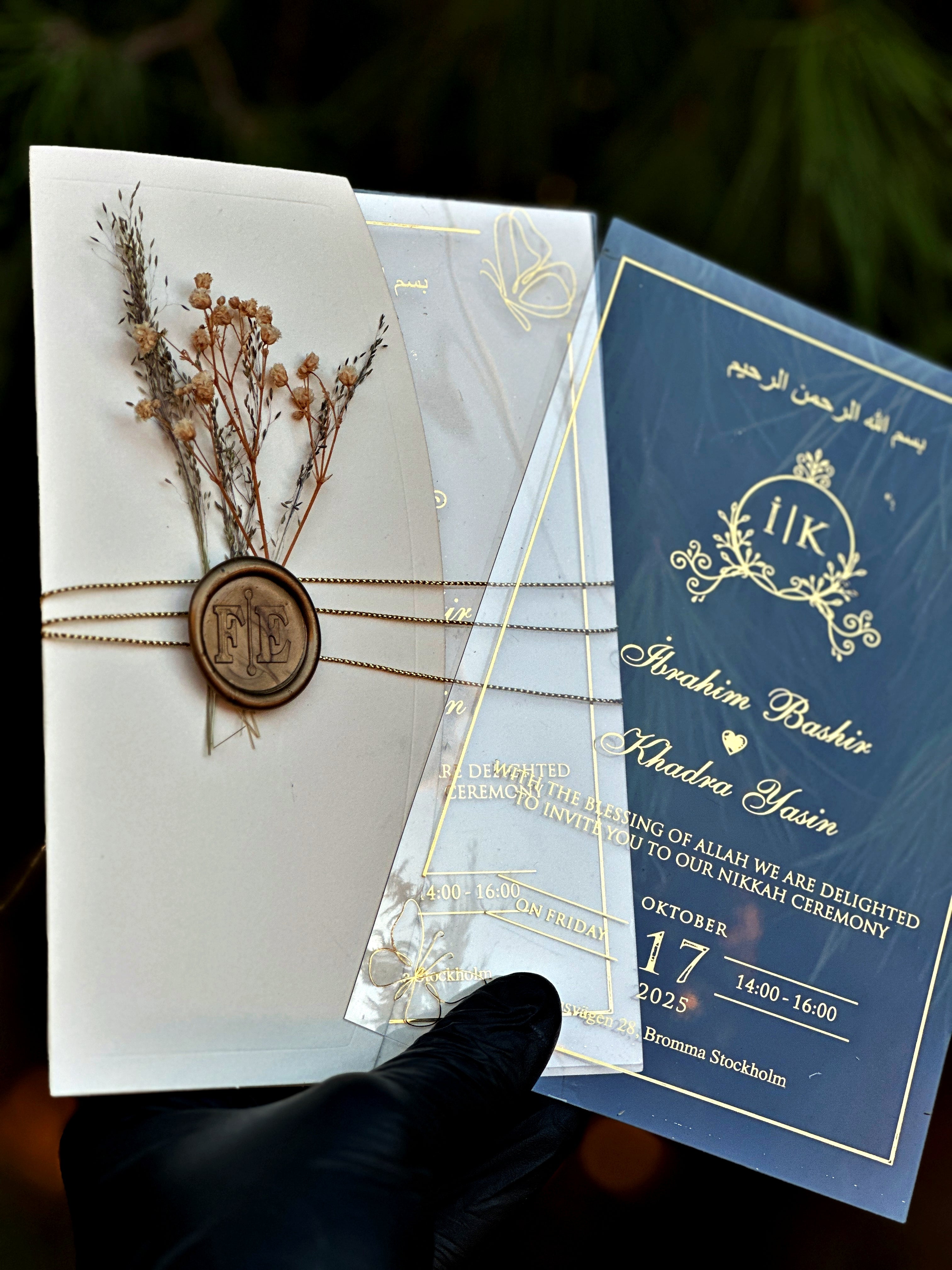 Clear Acrylic Wedding Invitation with Gold Print, Wax Seal & Dried Flowers - LunaInvites