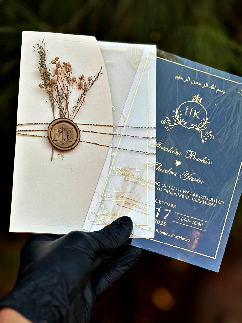 Clear Acrylic Wedding Invitation with Gold Print, Wax Seal & Dried Flowers - LunaInvites