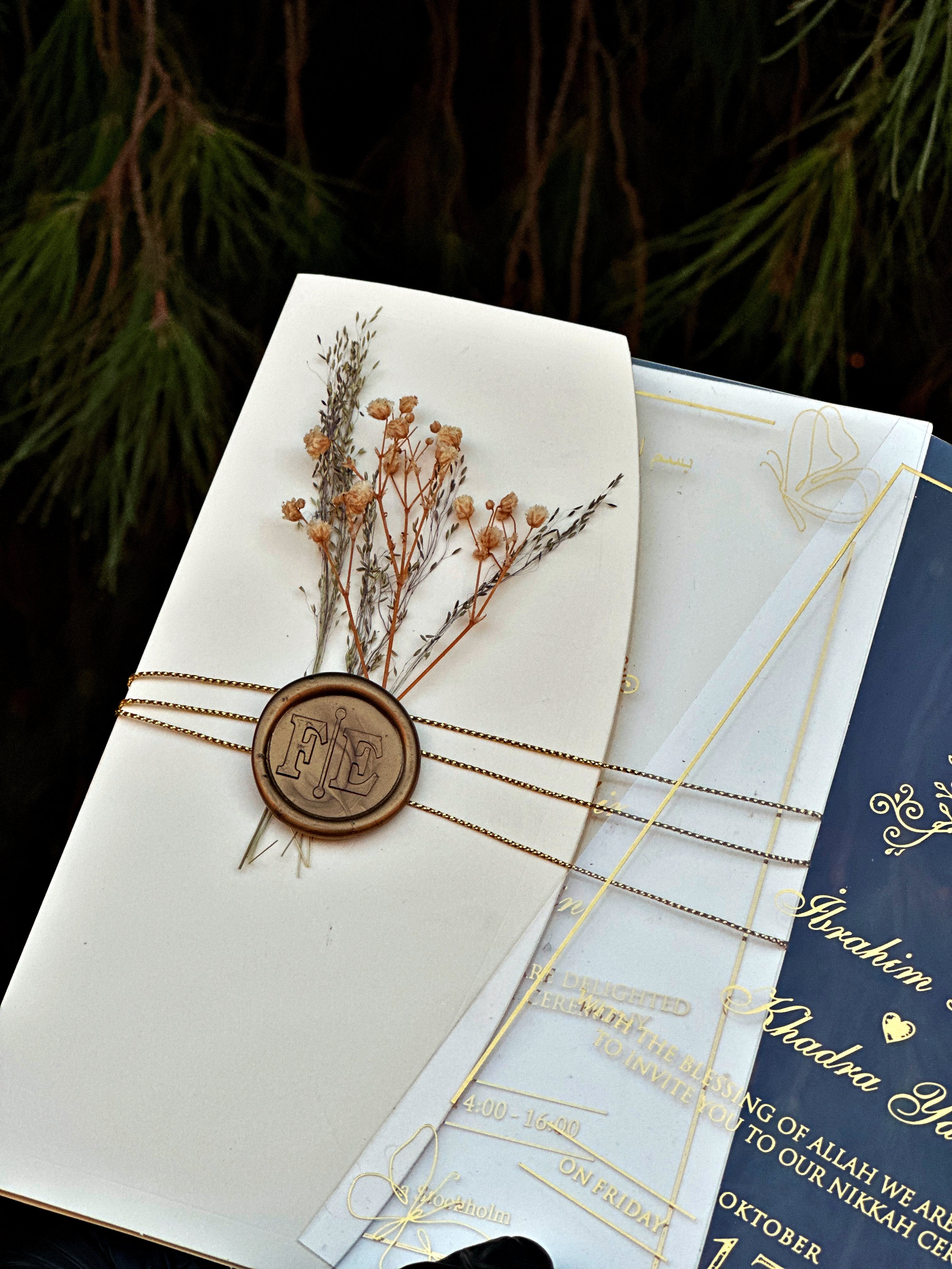 Clear Acrylic Wedding Invitation with Gold Print, Wax Seal & Dried Flowers - LunaInvites