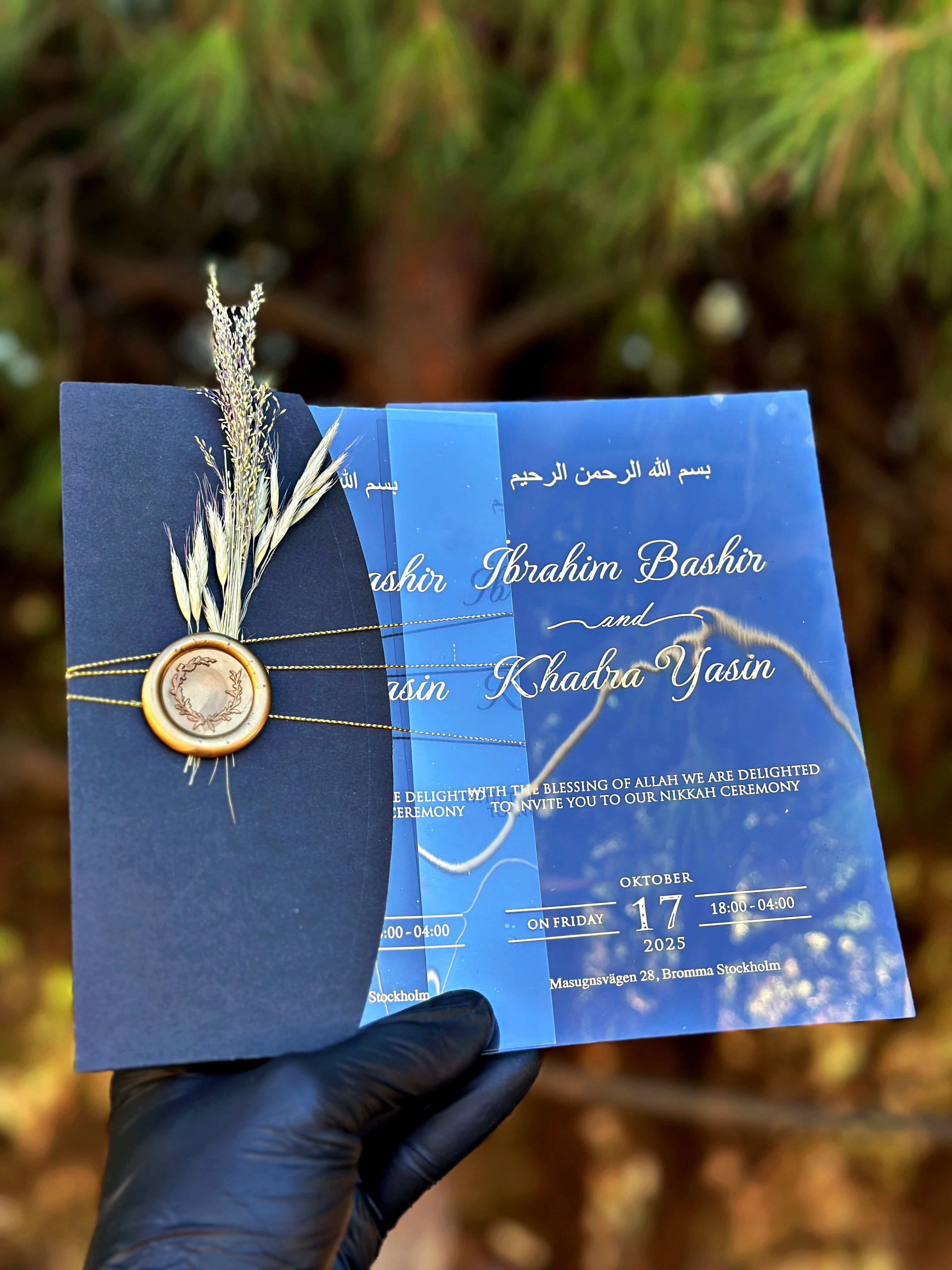 Clear Acrylic Wedding Invitation with Navy Envelope, Gold Wax Seal & Dried Flowers - LunaInvites