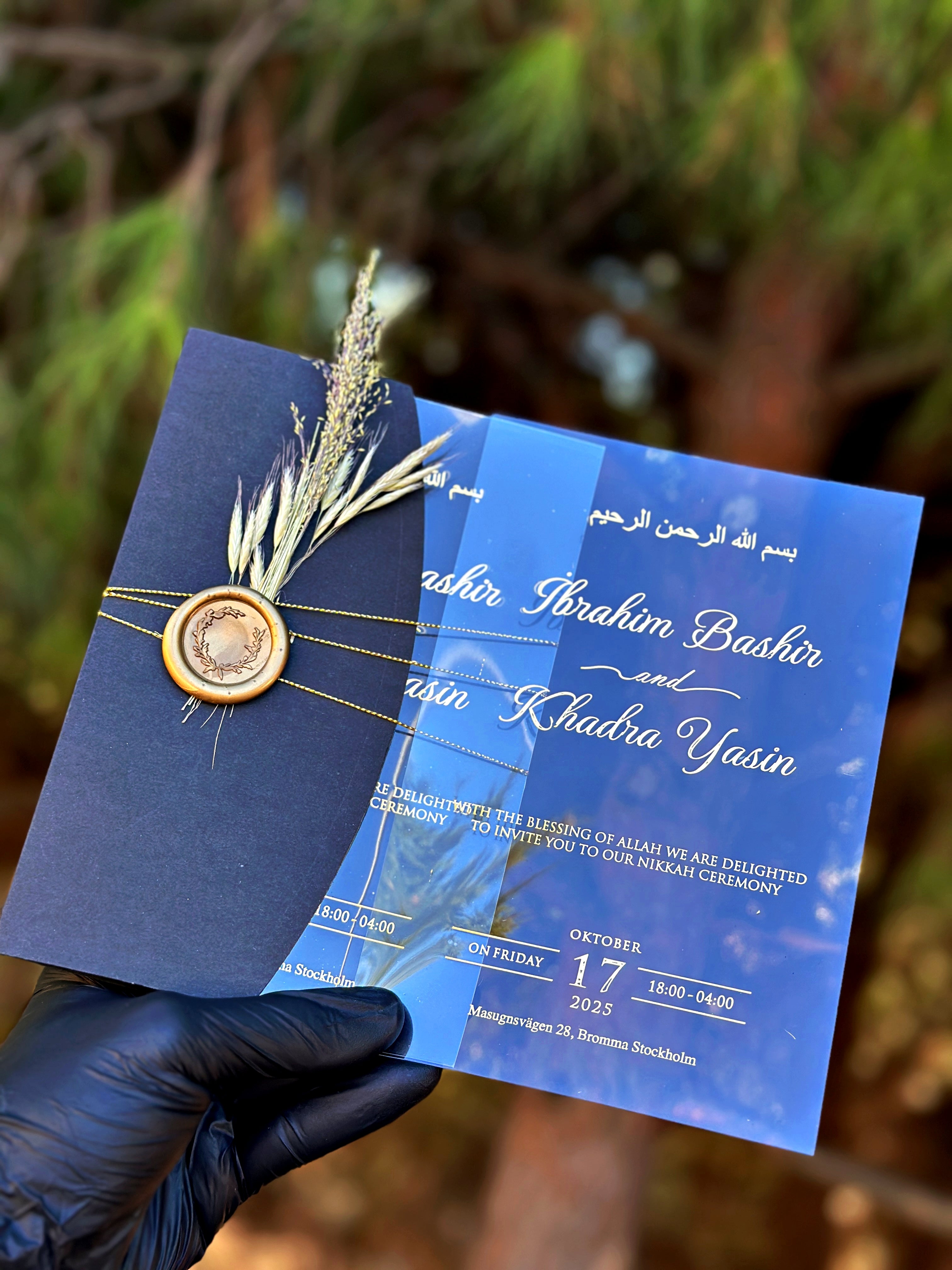 Clear Acrylic Wedding Invitation with Navy Envelope, Gold Wax Seal & Dried Flowers - LunaInvites