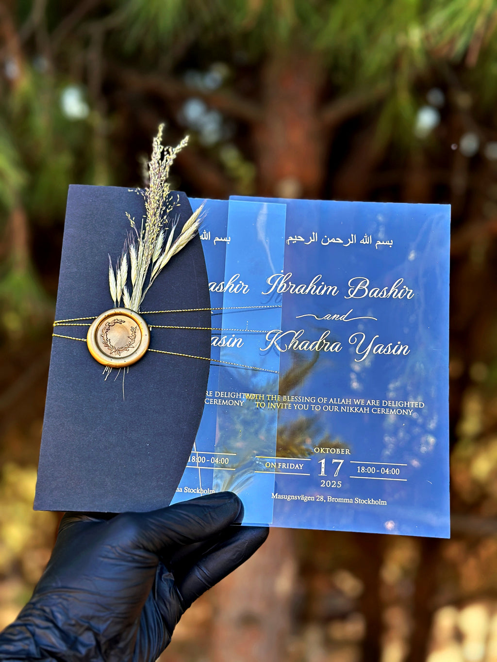 Clear Acrylic Wedding Invitation with Navy Envelope, Gold Wax Seal & Dried Flowers - LunaInvites