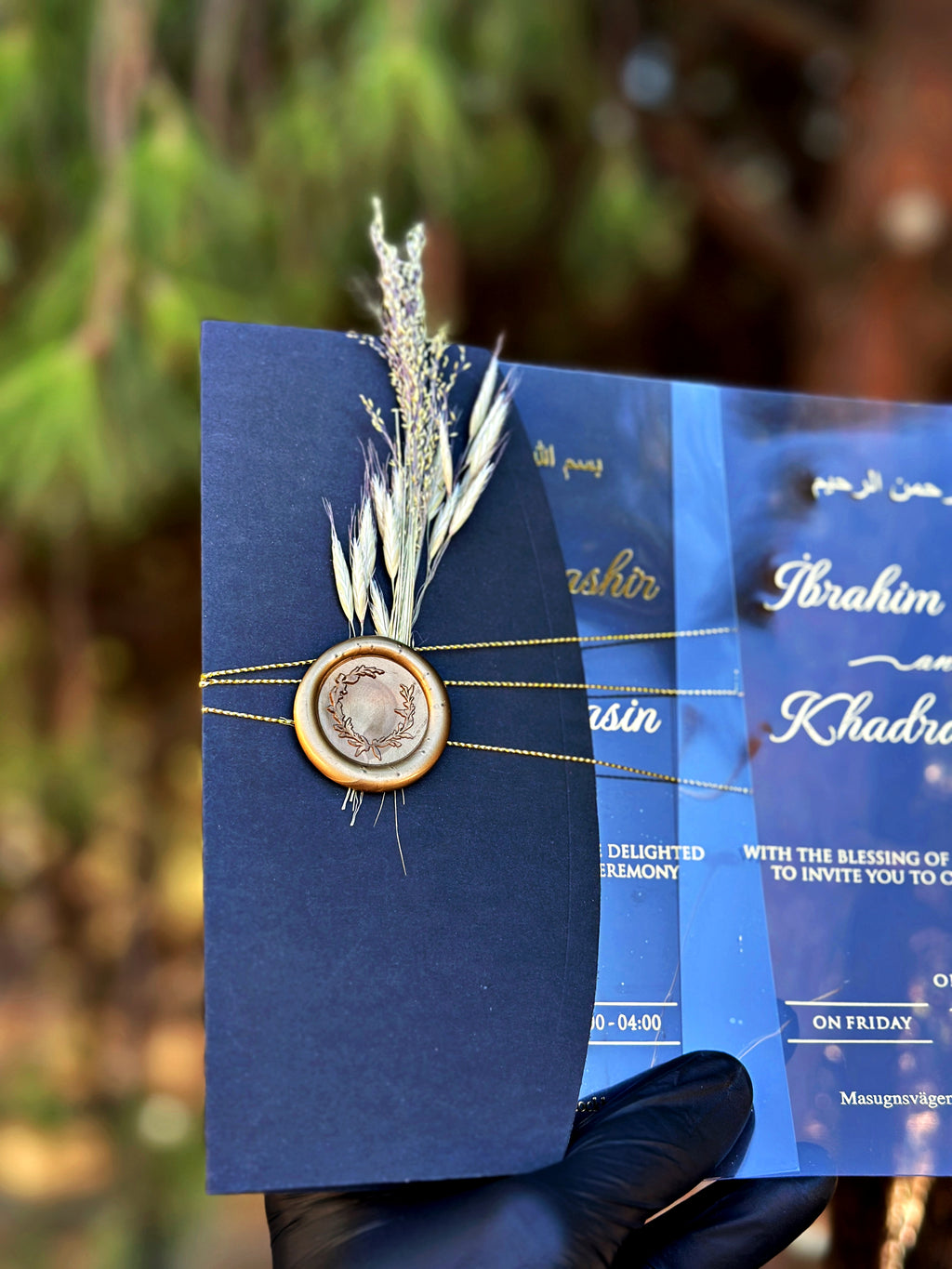 Clear Acrylic Wedding Invitation with Navy Envelope, Gold Wax Seal & Dried Flowers - LunaInvites