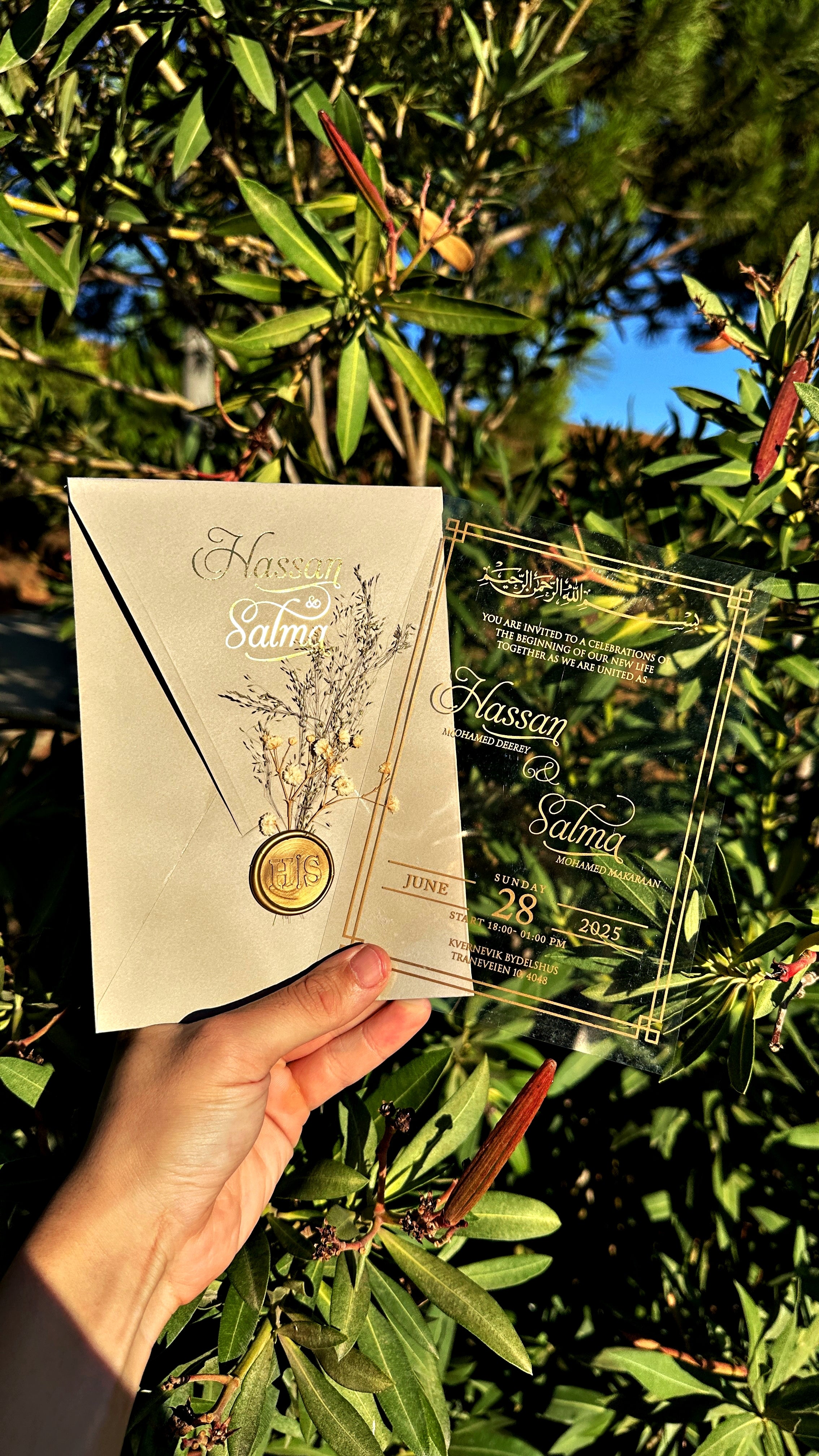 Clear Acrylic Wedding Invitation with Gold Foil & Dried Flower - LunaInvites
