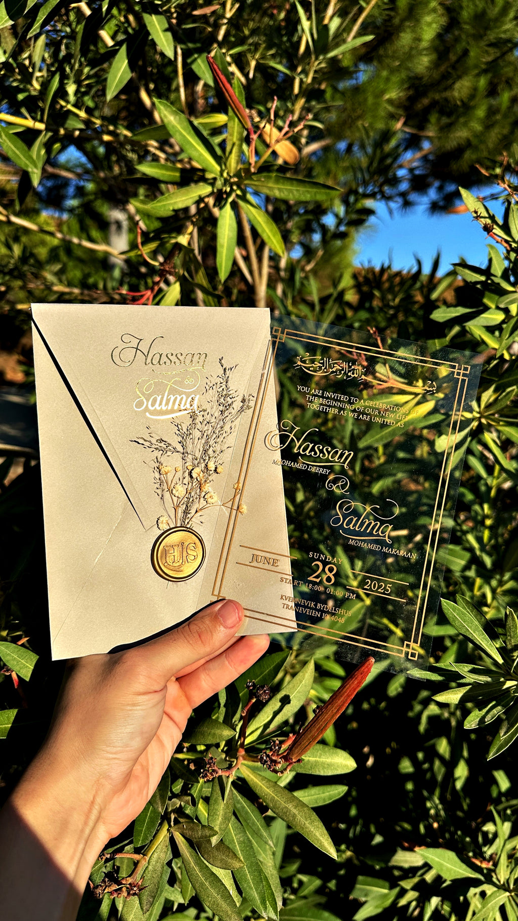 Clear Acrylic Wedding Invitation with Gold Foil & Dried Flower - LunaInvites