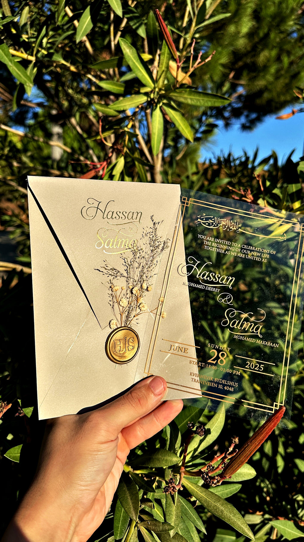Clear Acrylic Wedding Invitation with Gold Foil & Dried Flower - LunaInvites