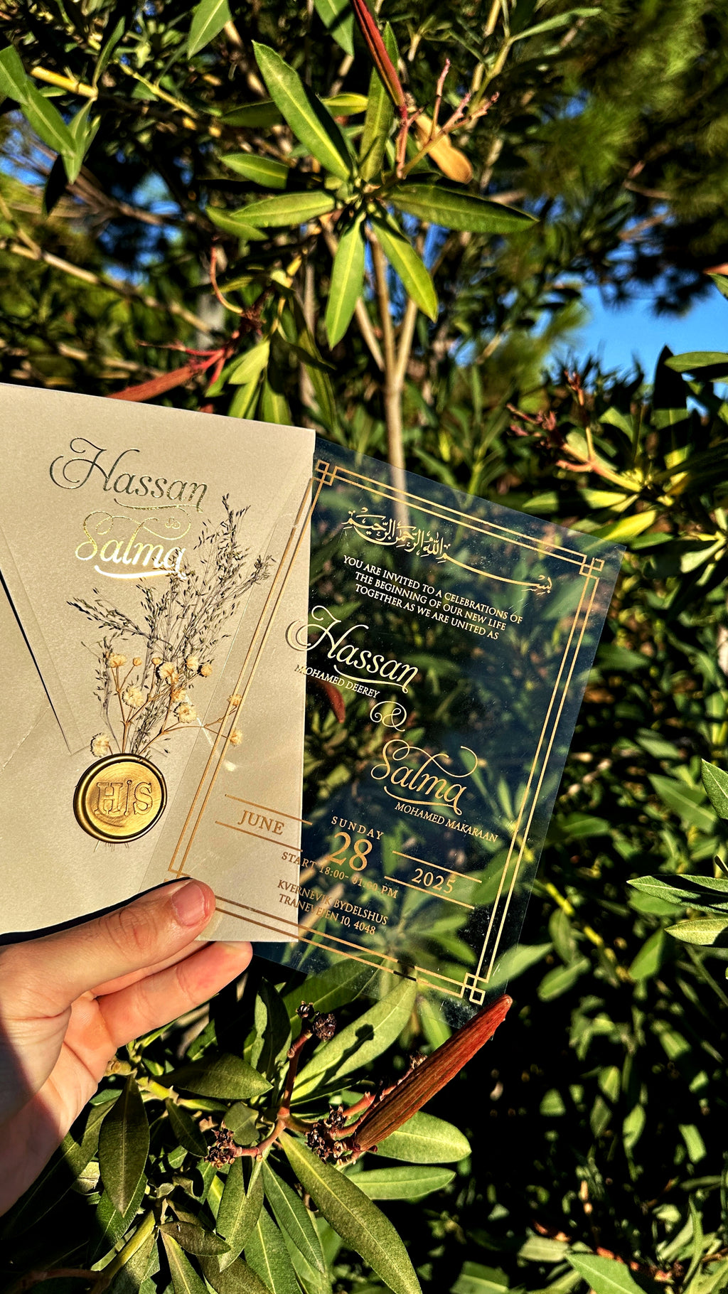 Clear Acrylic Wedding Invitation with Gold Foil & Dried Flower - LunaInvites