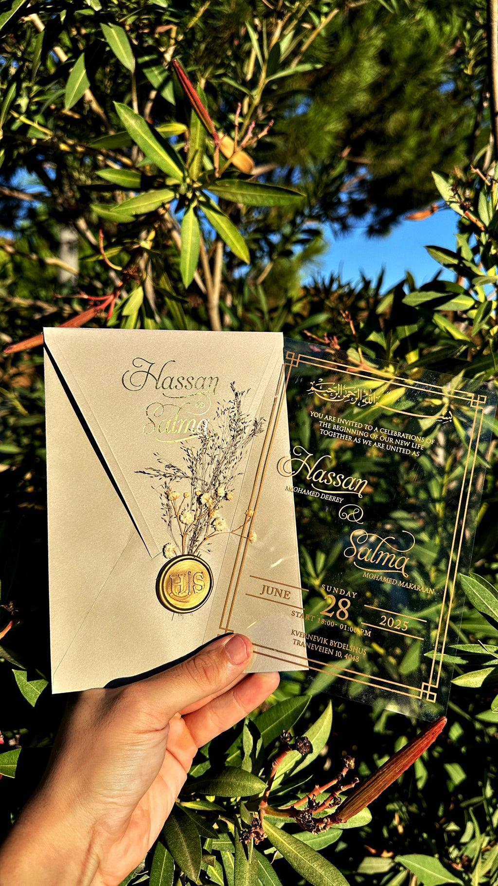 Clear Acrylic Wedding Invitation with Gold Foil & Dried Flower - LunaInvites