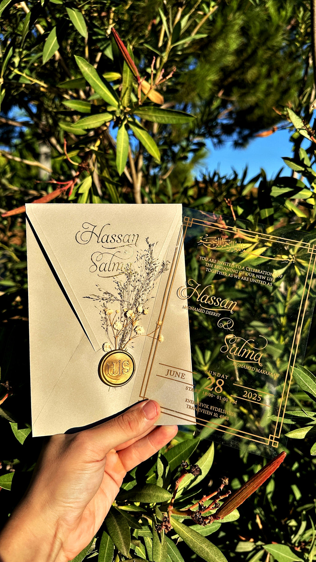 Clear Acrylic Wedding Invitation with Gold Foil & Dried Flower - LunaInvites