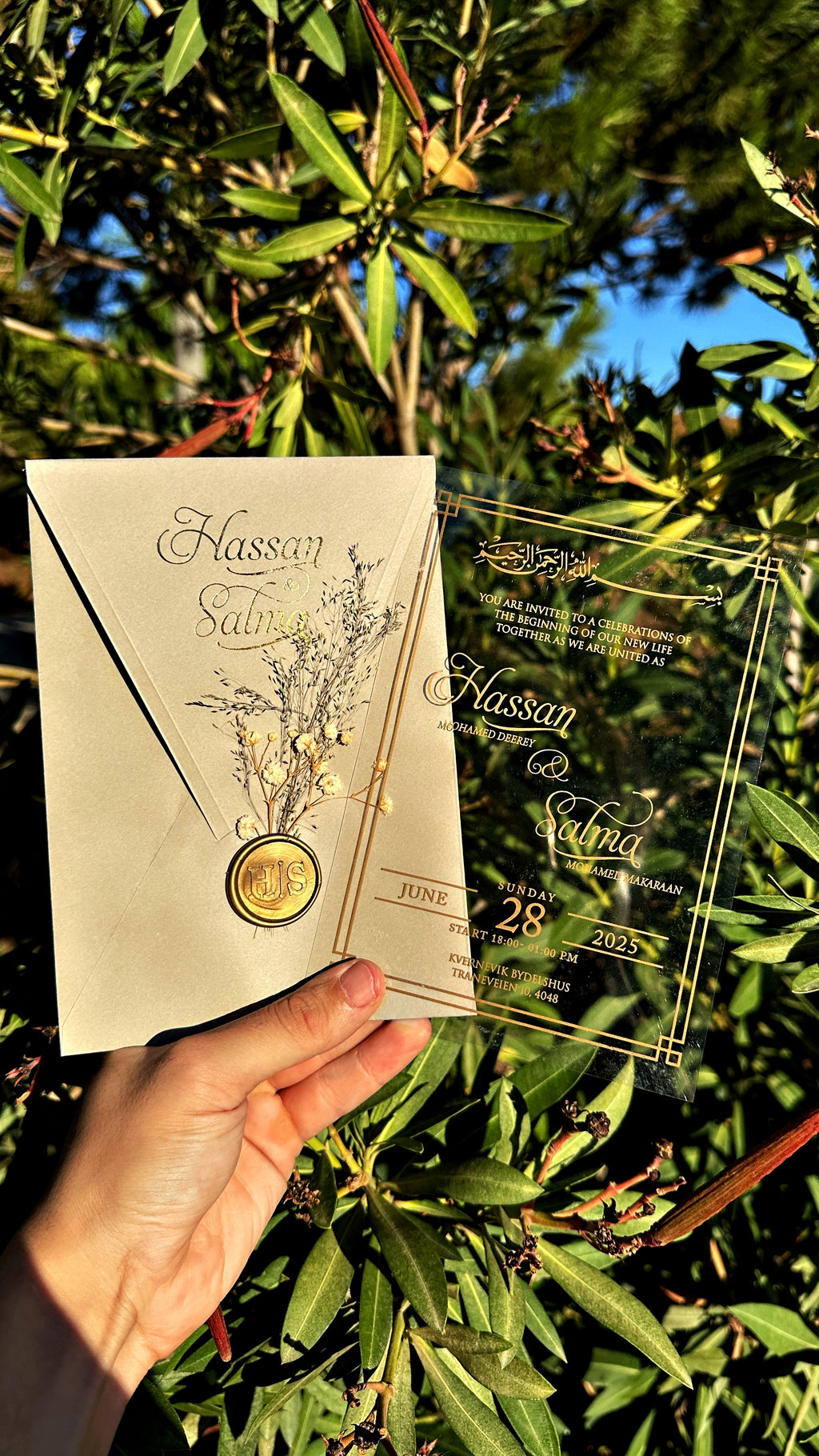 Clear Acrylic Wedding Invitation with Gold Foil & Dried Flower - LunaInvites