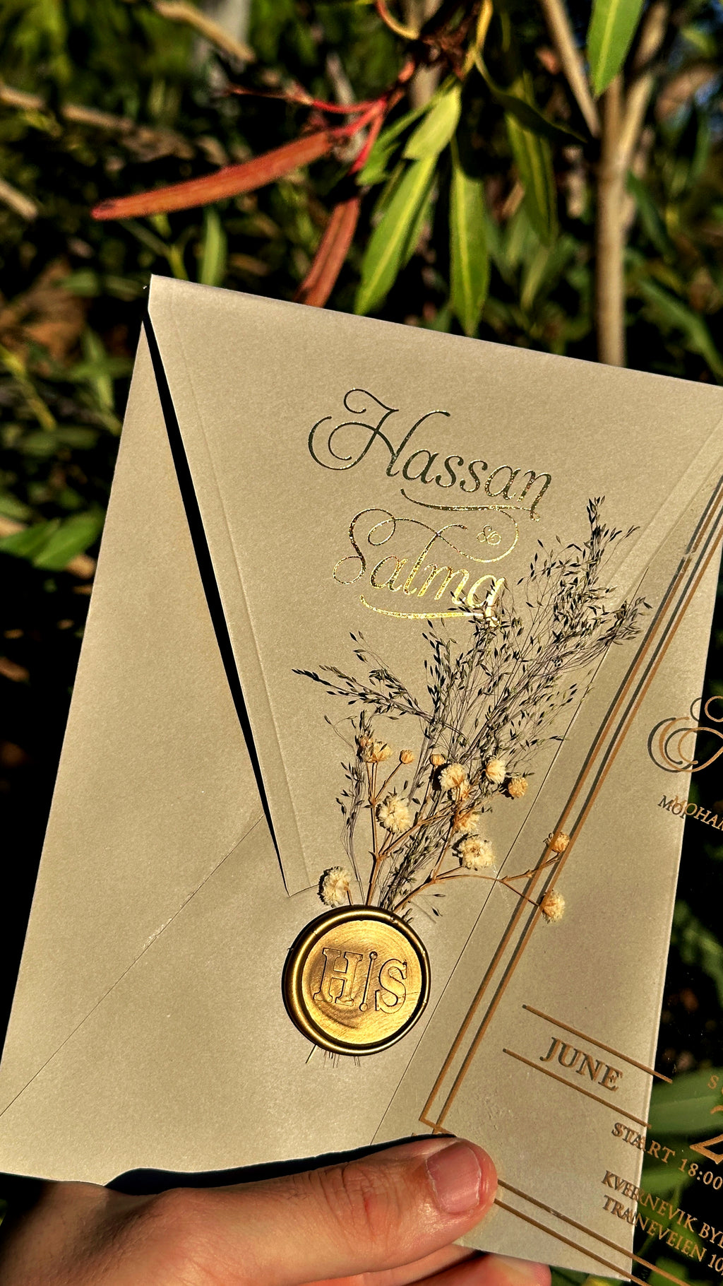 Clear Acrylic Wedding Invitation with Gold Foil & Dried Flower - LunaInvites