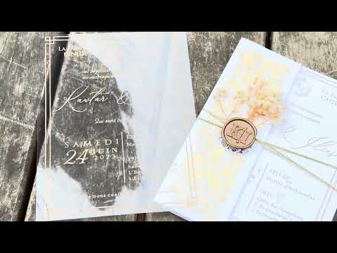Invitation de mariage en acrylique transparent avec impression dorée et sceau de cire